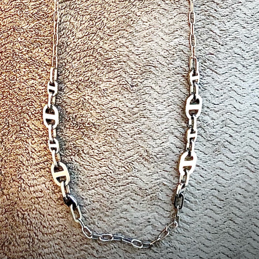 MICHAEL KORS long silver necklace